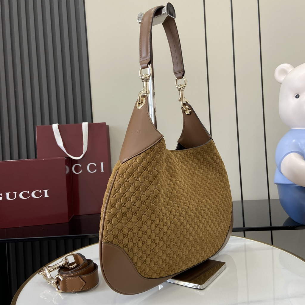 Gucci B medium shoulder bag, 834981 in brown GG suede