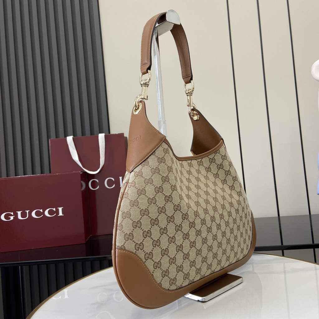 Gucci B medium shoulder bag, 834981 in beige GG