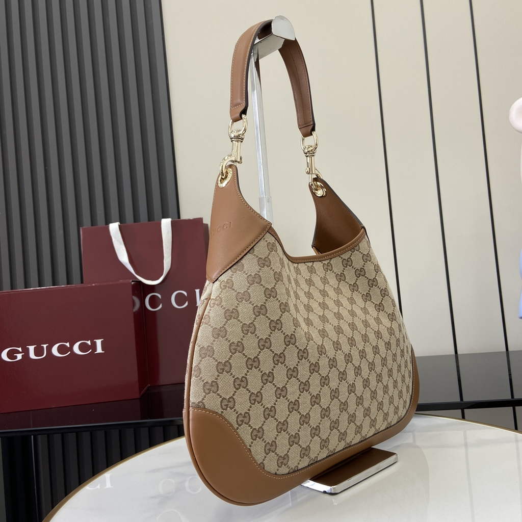Gucci B medium shoulder bag, 834981 in beige GG