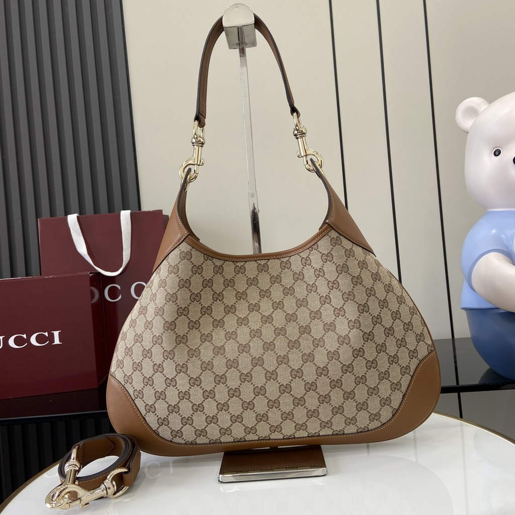 Gucci B medium shoulder bag, 834981 in beige GG