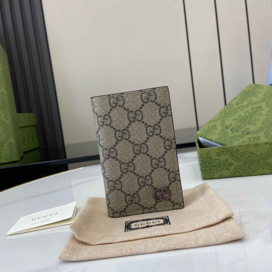 Gucci Brown interior GG long card case 768249