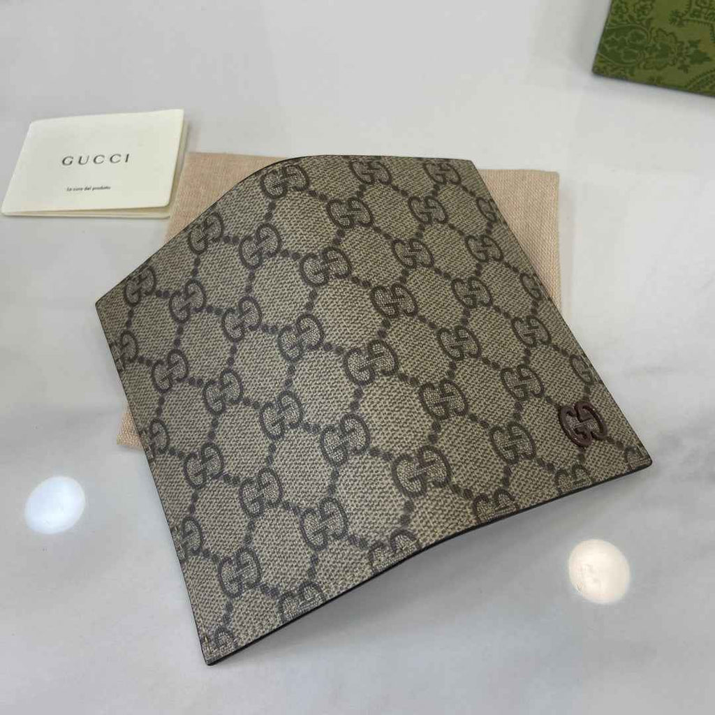 Gucci Brown interior GG long card case 768249