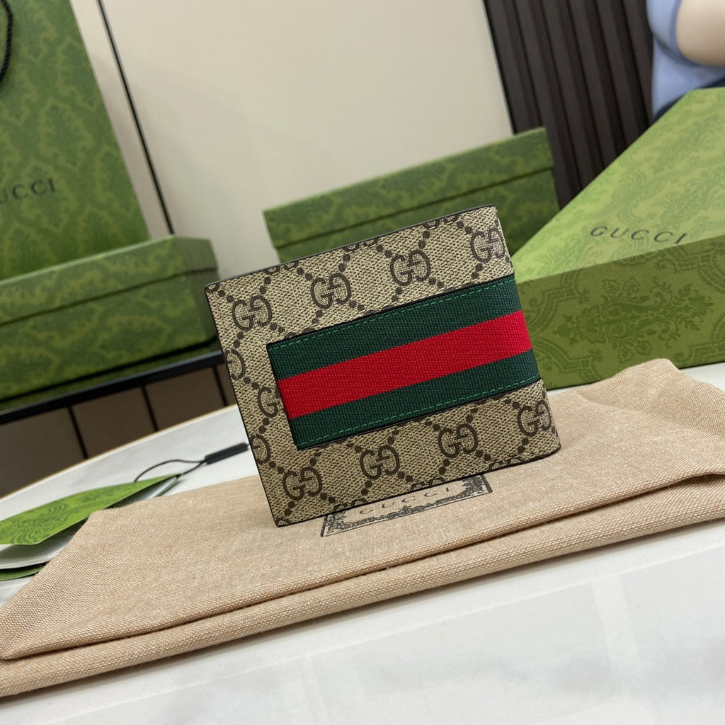 Gucci Bifold Wallet GG Supreme 408827