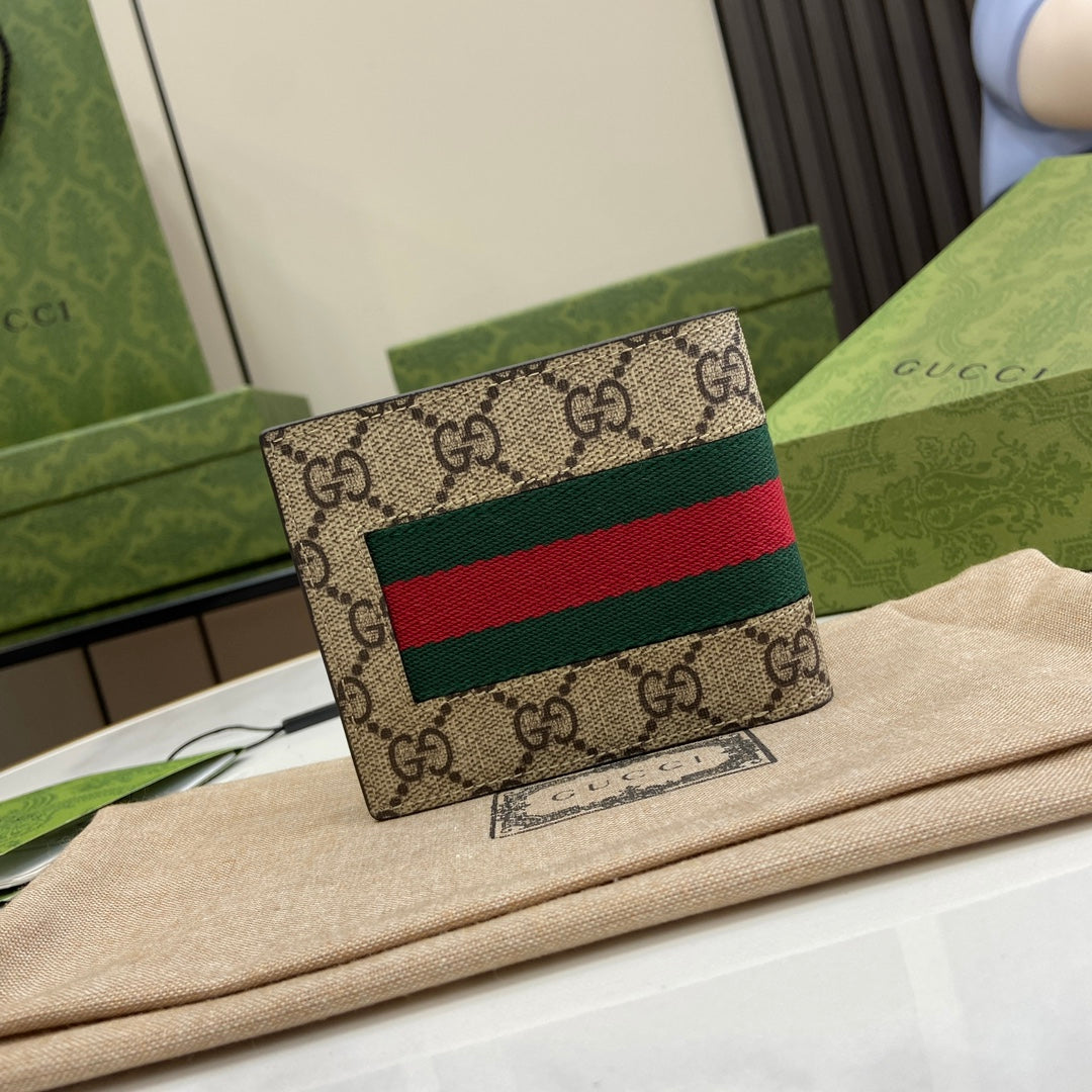 Gucci Bifold Wallet GG Supreme 408827