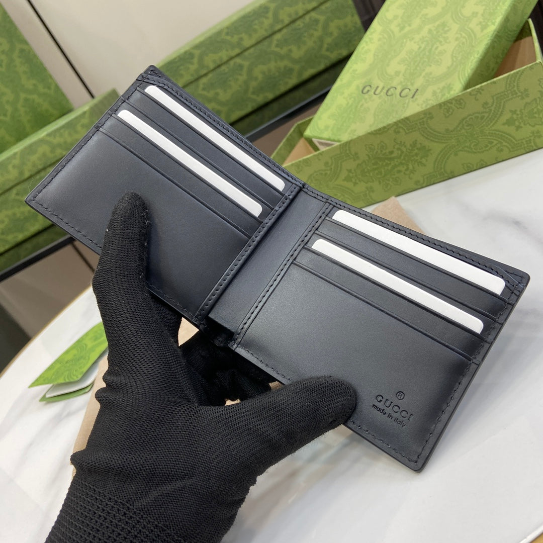 Gucci Bifold Wallet GG Supreme 408827