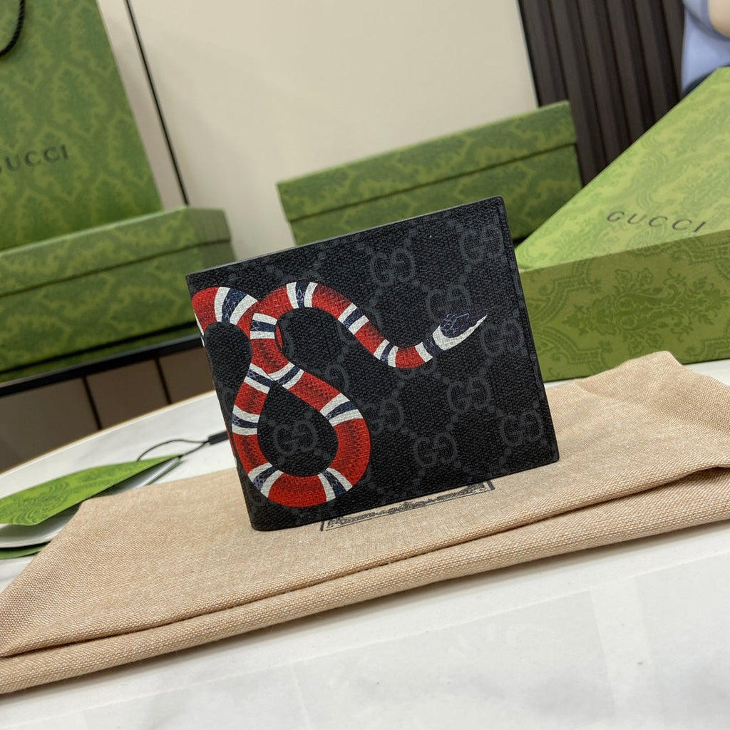 Gucci Bifold Wallet GG Supreme 451268