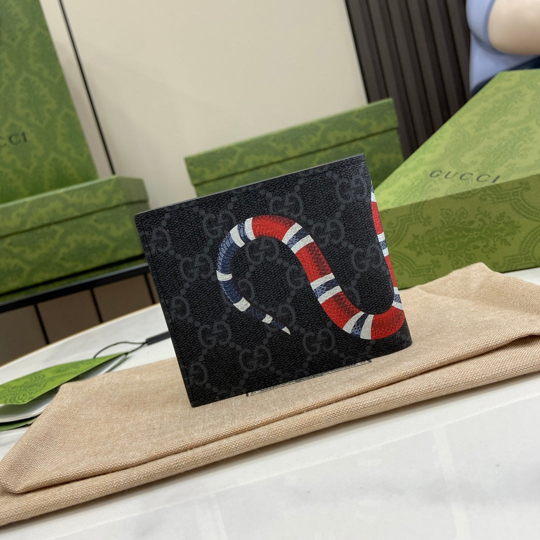 Gucci Bifold Wallet GG Supreme 451268