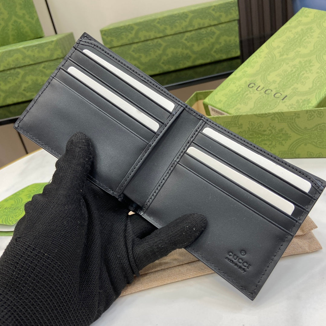 Gucci Bifold Wallet GG Supreme 451268