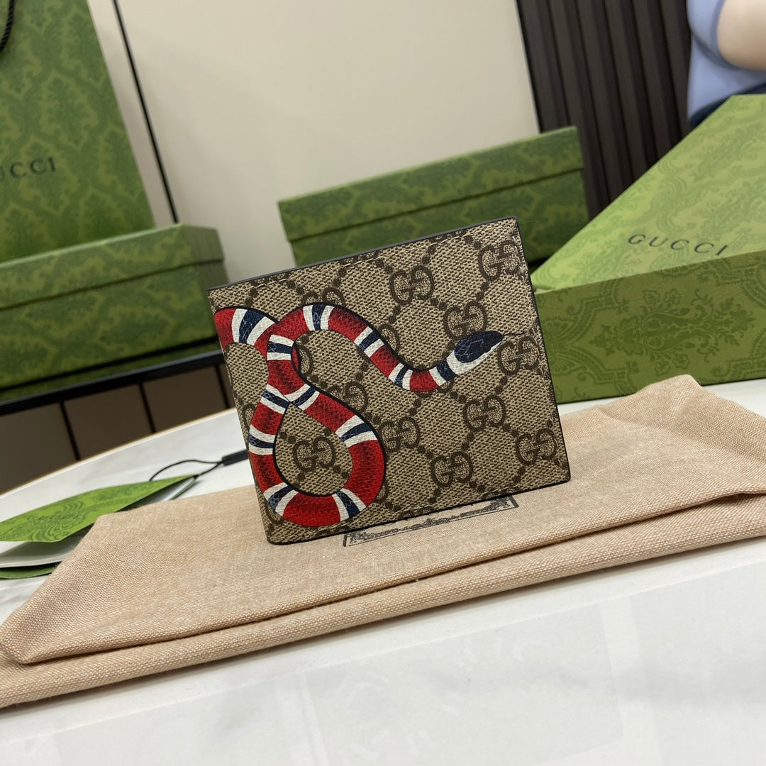 Gucci Bifold Wallet GG Supreme 451268