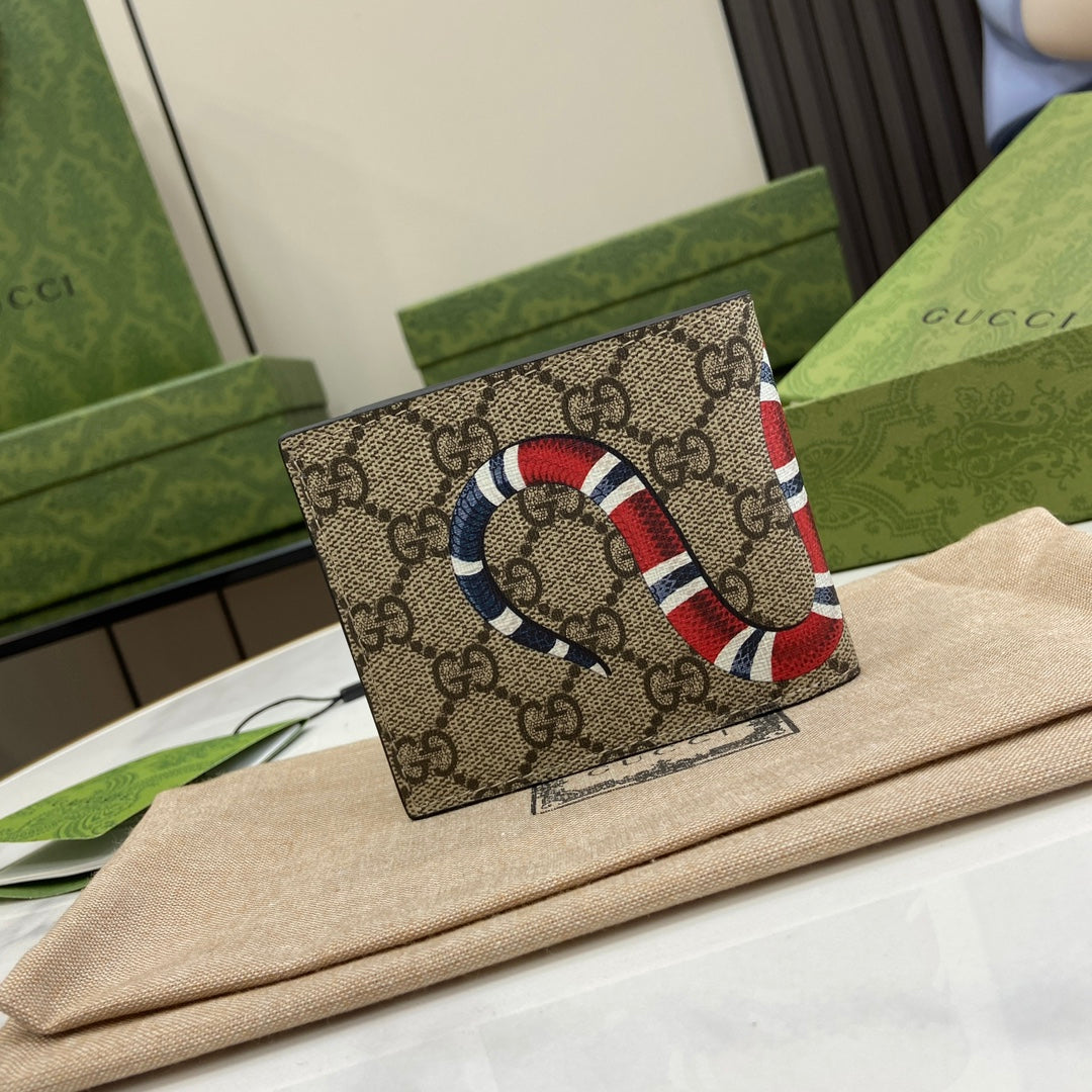 Gucci Bifold Wallet GG Supreme 451268