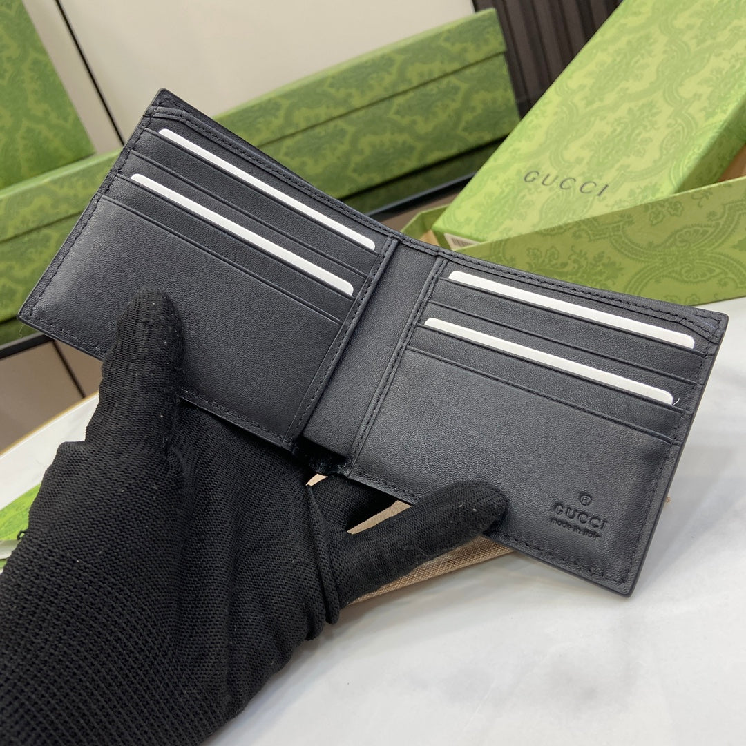 Gucci Bifold Wallet GG Supreme 451268
