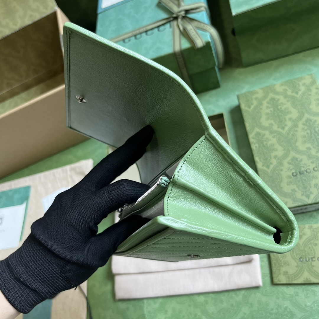Gucci Blondie continental wallet 760302 in green leather