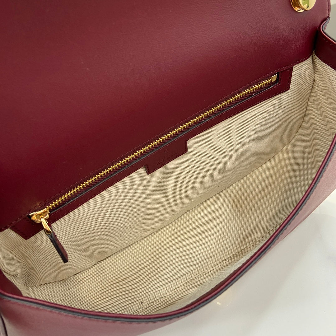 Gucci Blondie medium top handle bag 815716 in wine red leather
