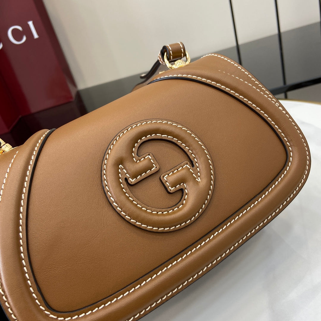 Gucci Blondie mini shoulder bag in brown leather 815700