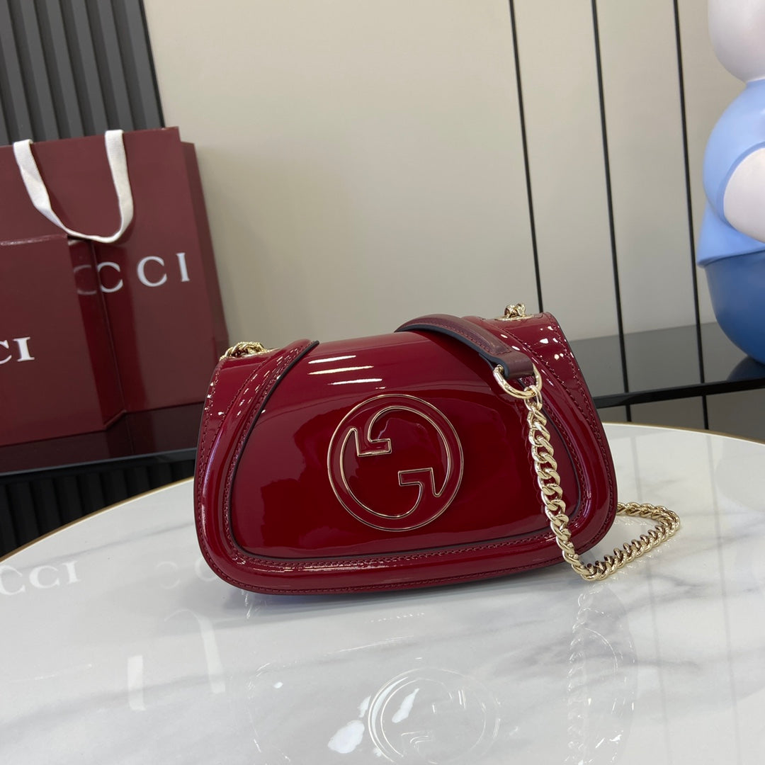 Gucci Blondie mini shoulder bag in red patent ‎815711