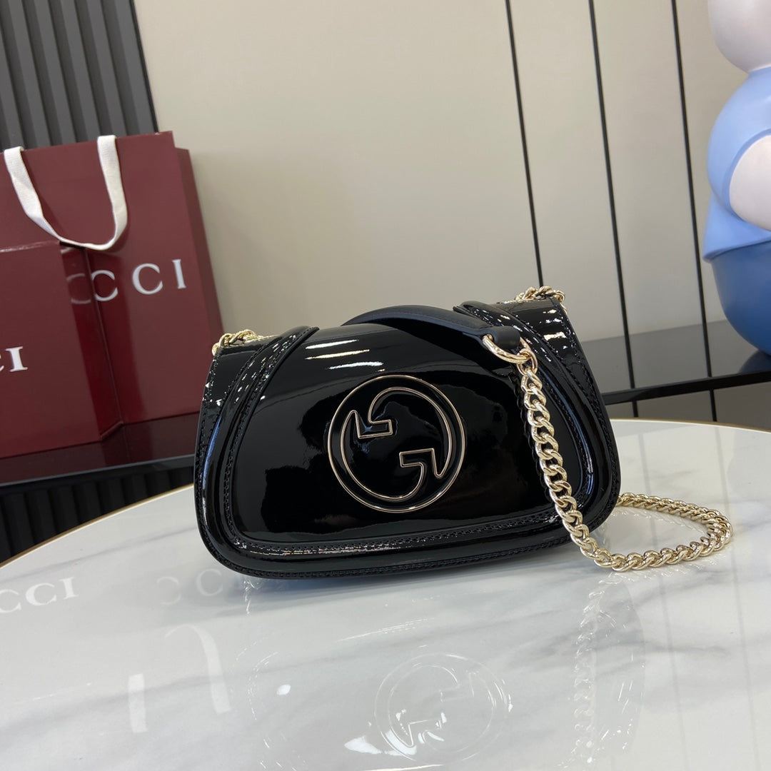 Gucci Blondie mini shoulder bag in black patent ‎815711