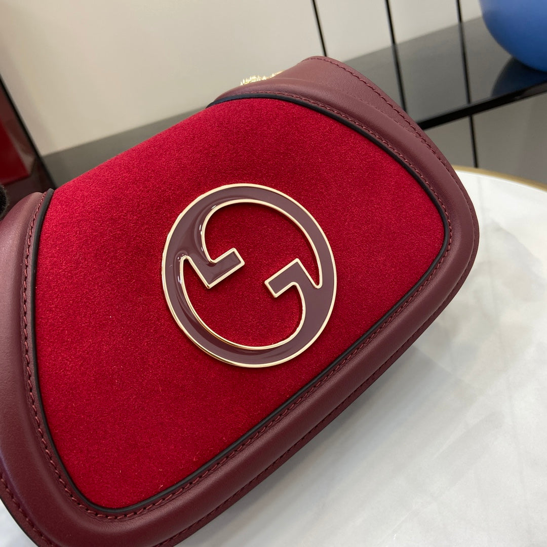 Gucci Blondie mini shoulder bag in red suede ‎815711