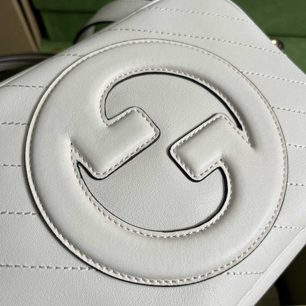 Gucci Blondie small shoulder bag in white leather 742360