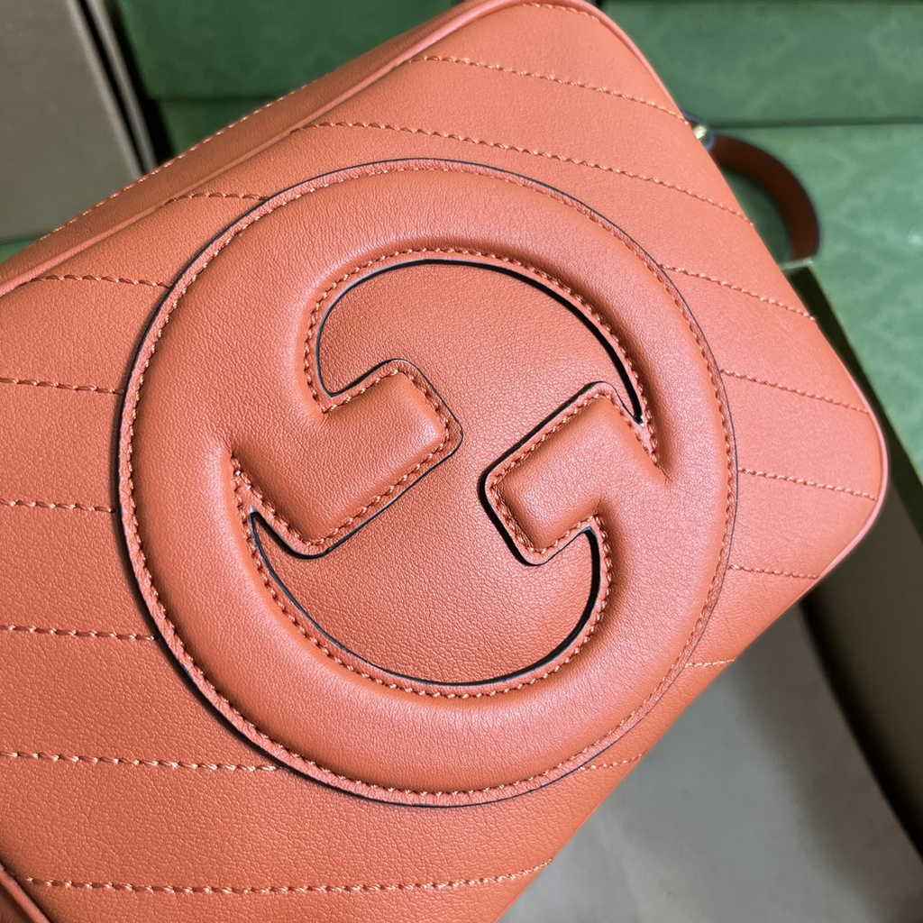 Gucci Blondie small shoulder bag in orange leather 742360