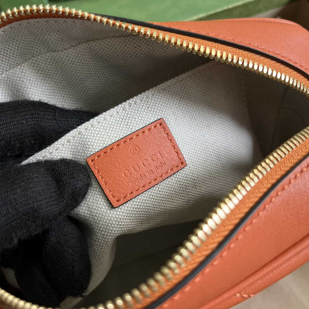 Gucci Blondie small shoulder bag in orange leather 742360