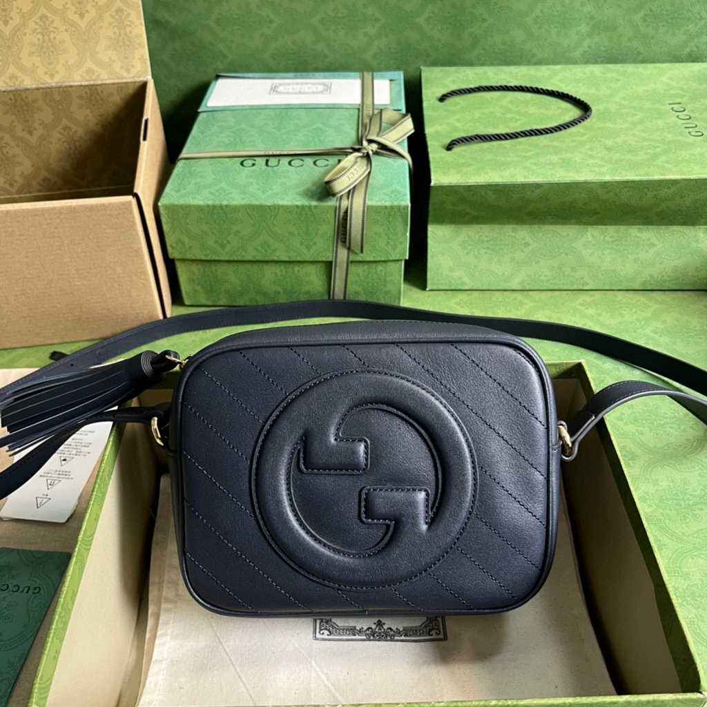Gucci Blondie small shoulder bag in navy blue leather 742360