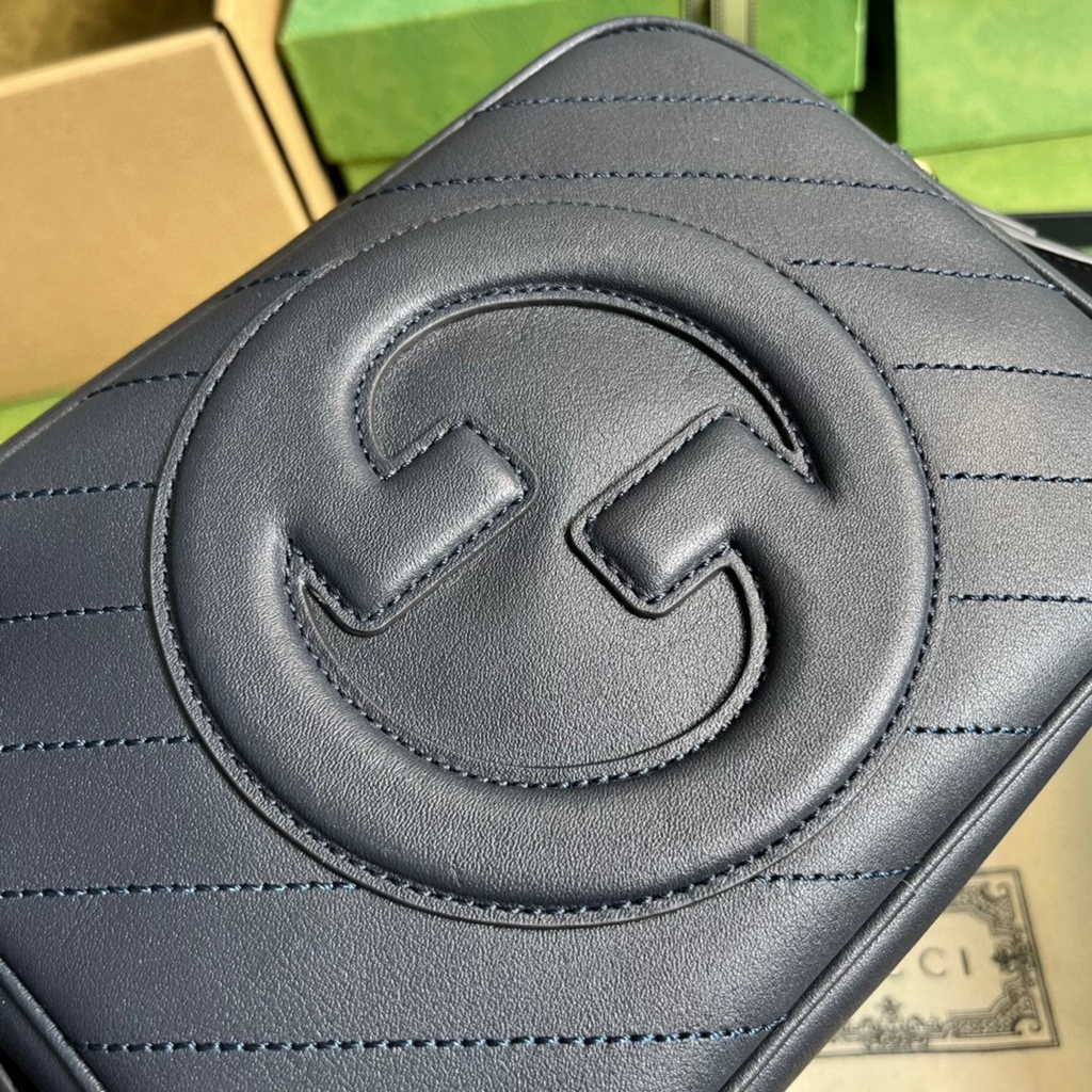 Gucci Blondie small shoulder bag in navy blue leather 742360