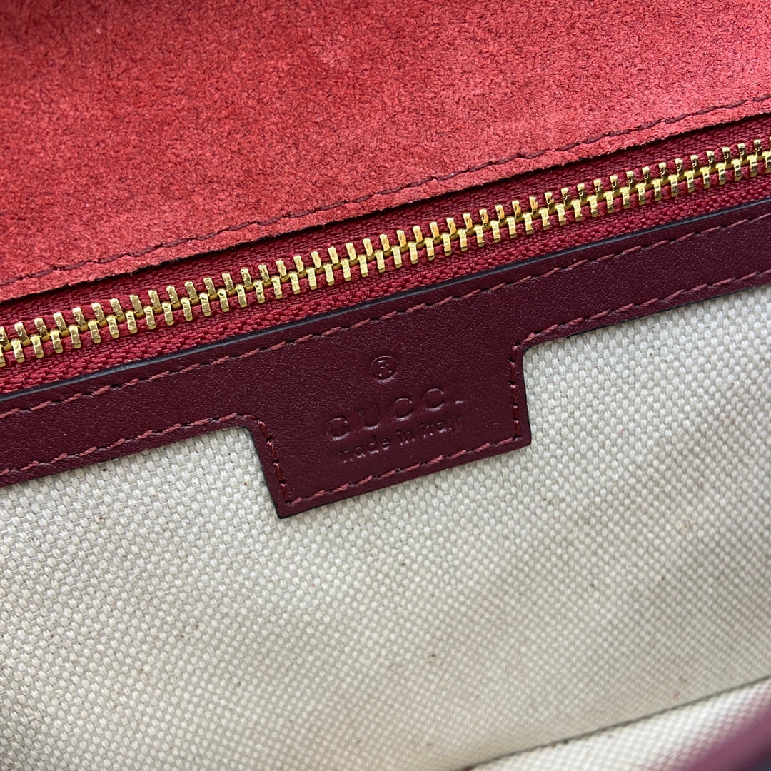 Gucci Blondie small shoulder bag in red leather 814952