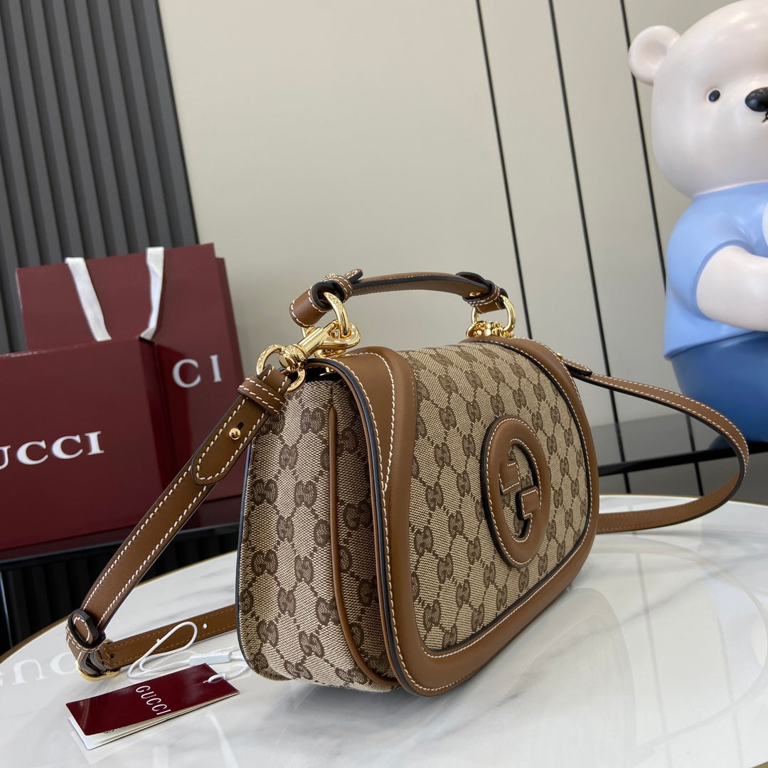 Gucci Blondie small top handle bag in beige GG canvas 815714