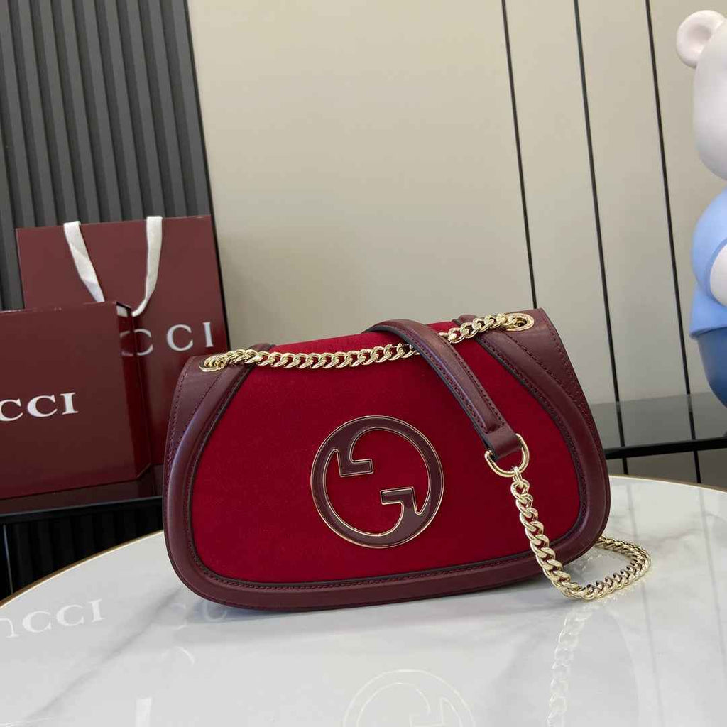Gucci Blondie small shoulder bag in red suede 815715
