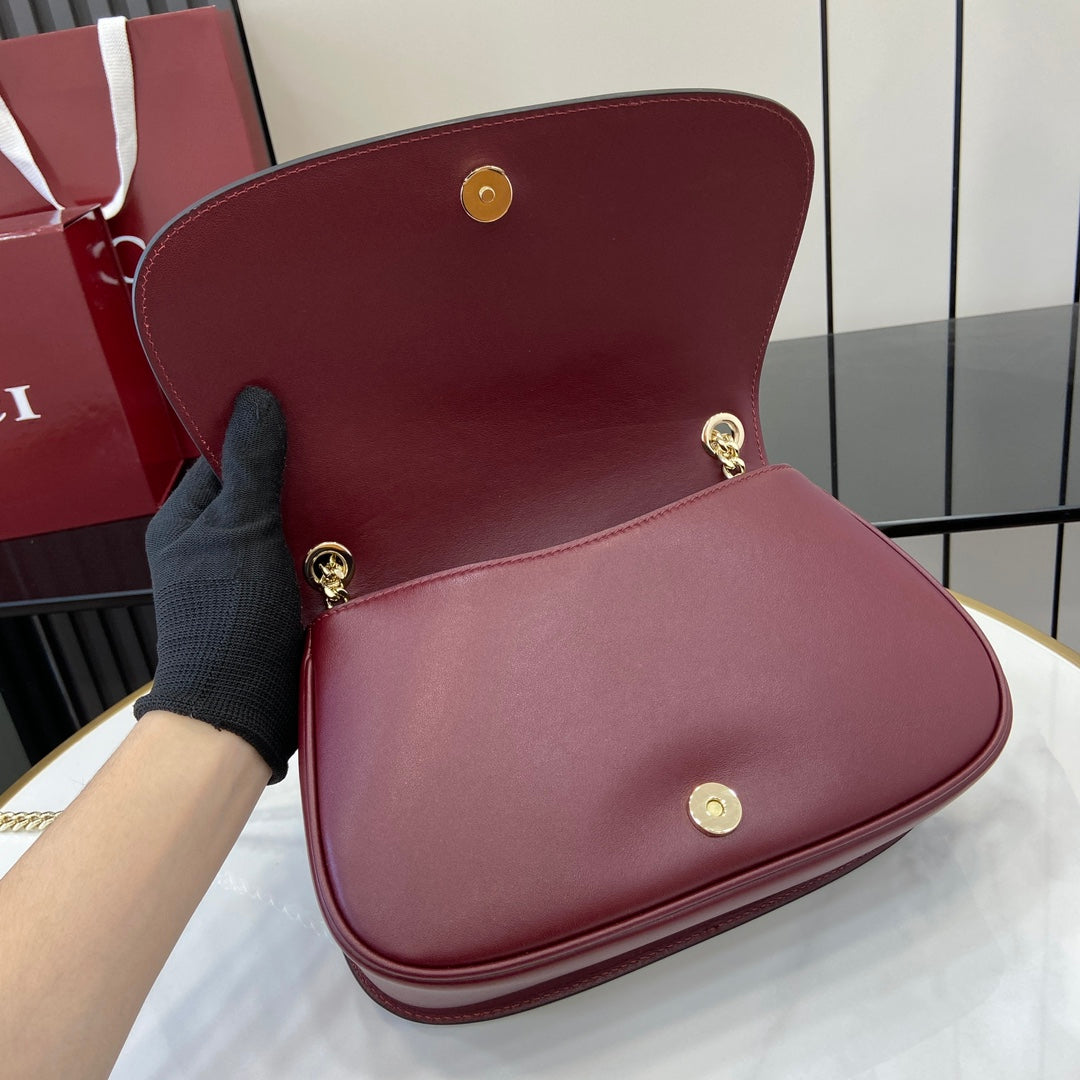 Gucci Blondie small shoulder bag in red suede 815715