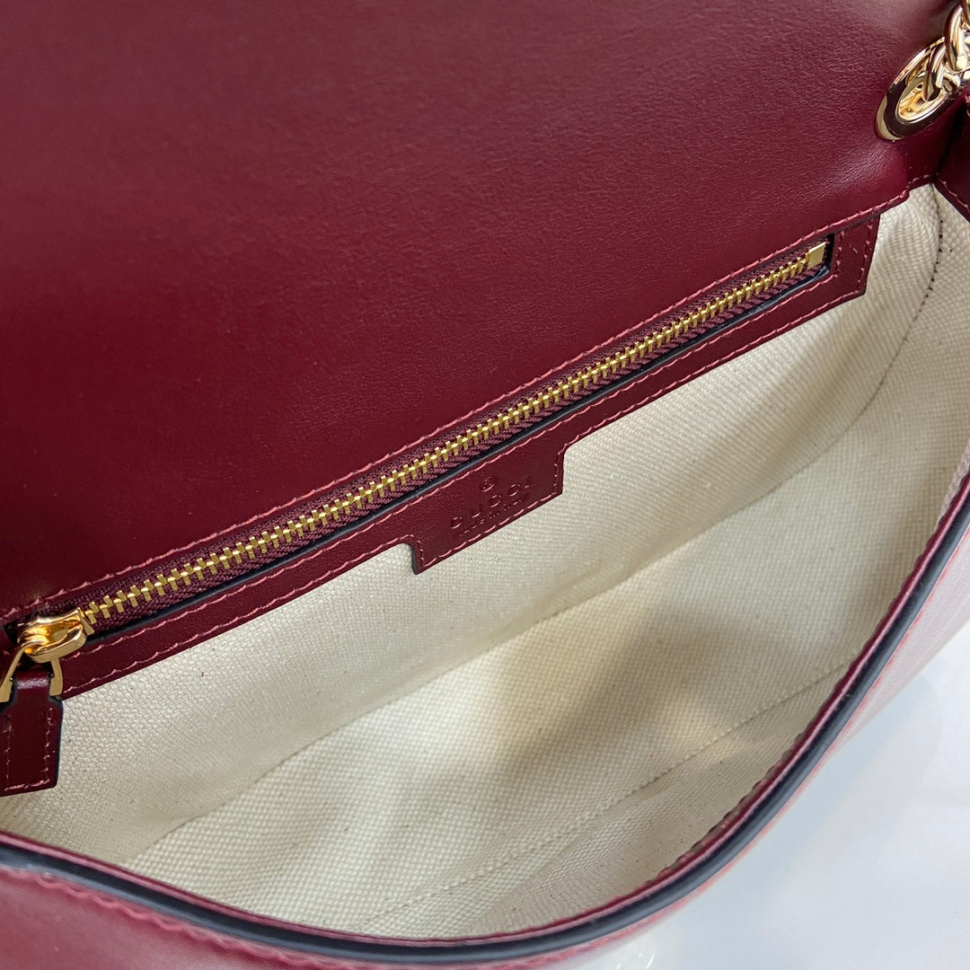 Gucci Blondie small shoulder bag in red suede 815715