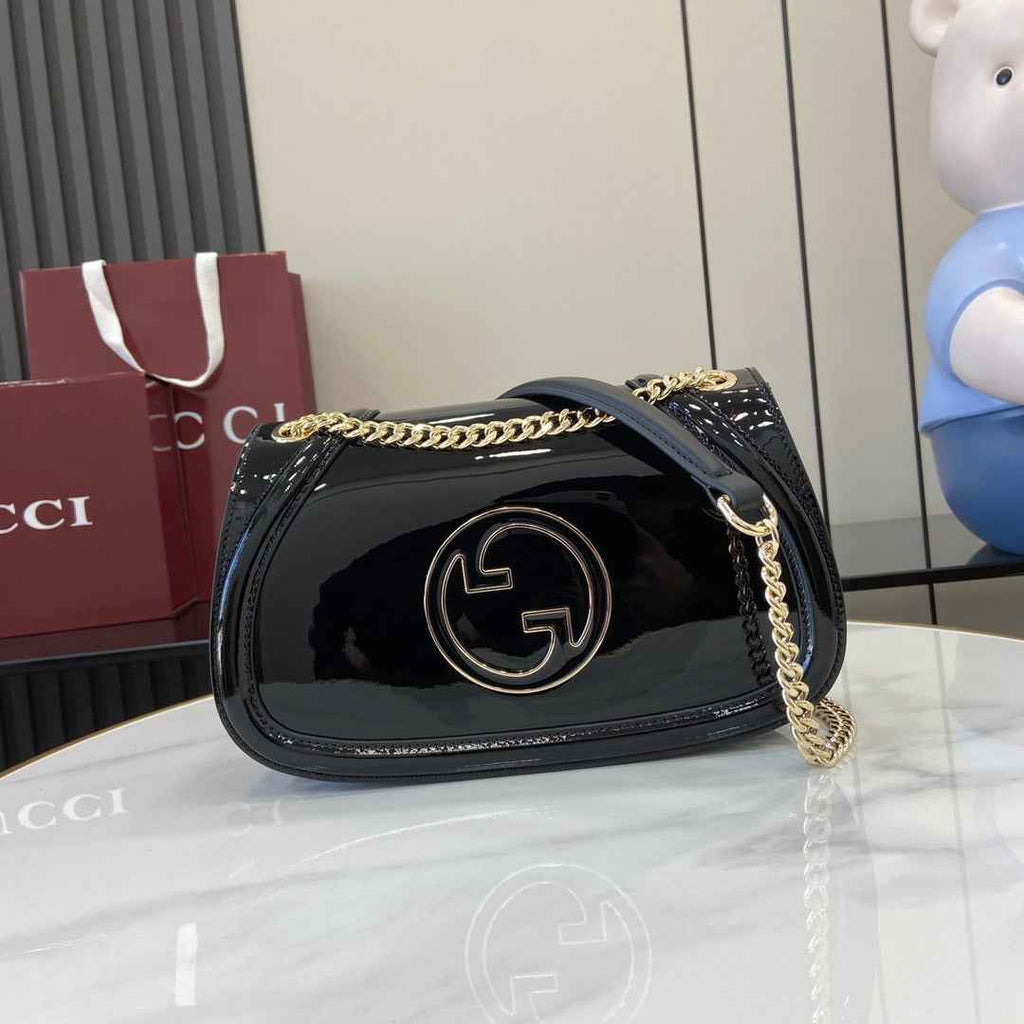 Gucci Blondie small shoulder bag in black patent leather 815715