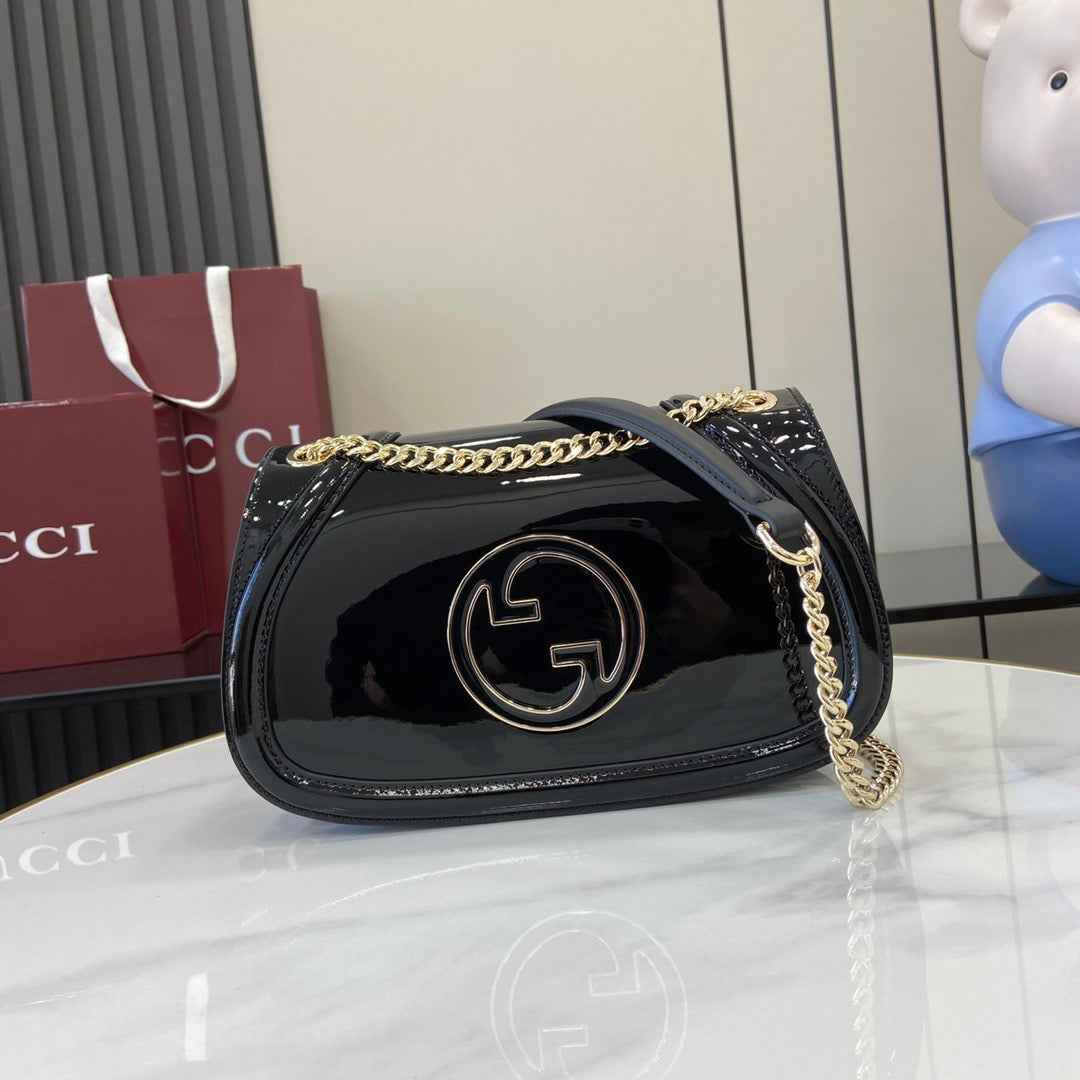 Gucci Blondie small shoulder bag in black patent leather 815715