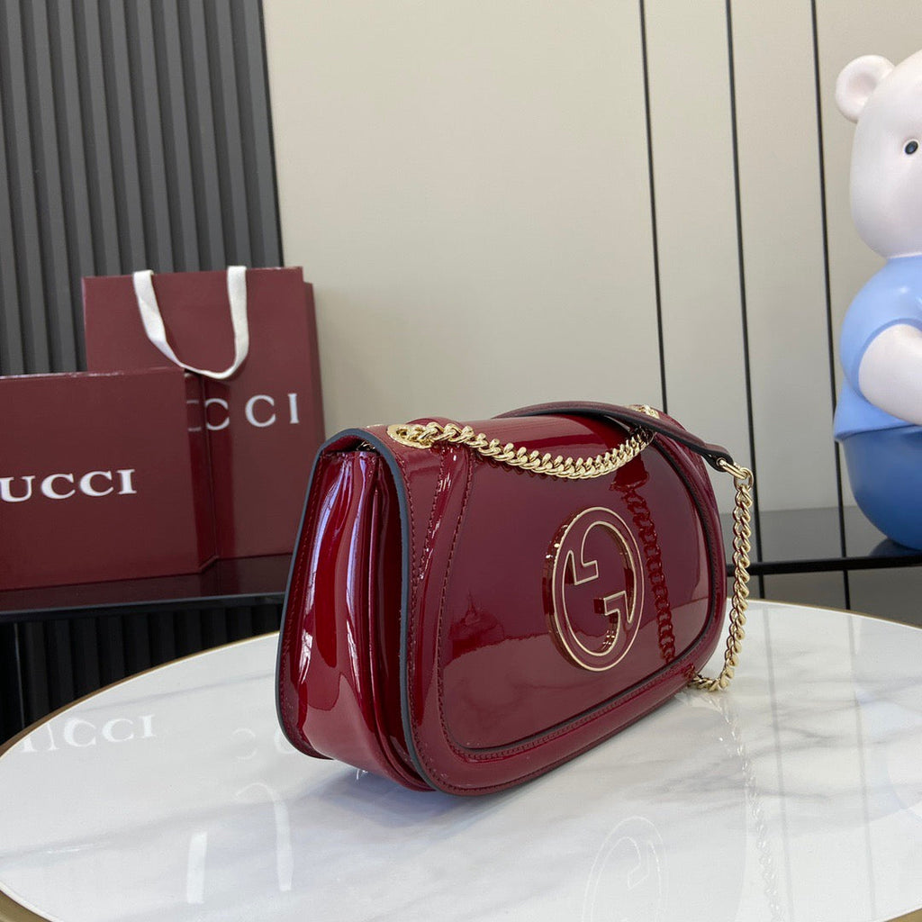 Gucci Blondie small shoulder bag in red patent leather 815715