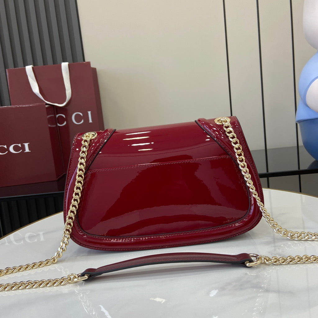 Gucci Blondie small shoulder bag in red patent leather 815715