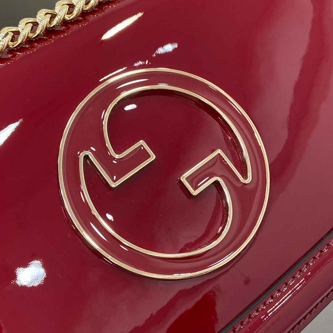 Gucci Blondie small shoulder bag in red patent leather 815715