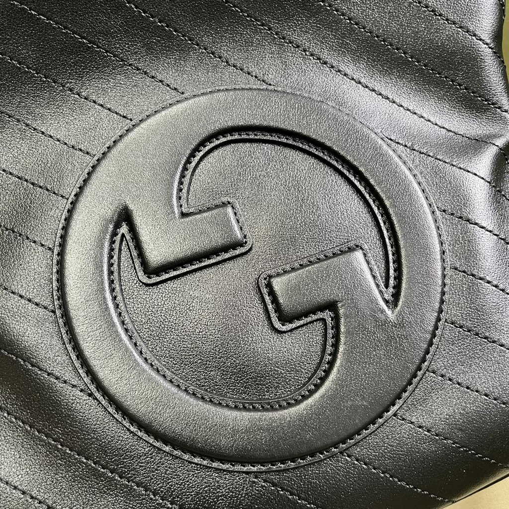 Gucci Blondie small tote bag in Black lamé leather 751518