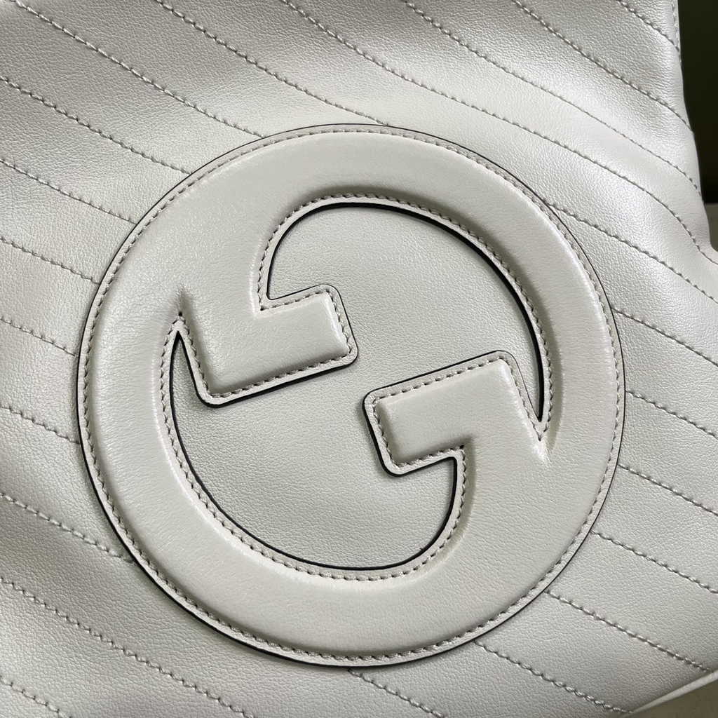 Gucci Blondie small tote bag in Beige lamé leather 751518