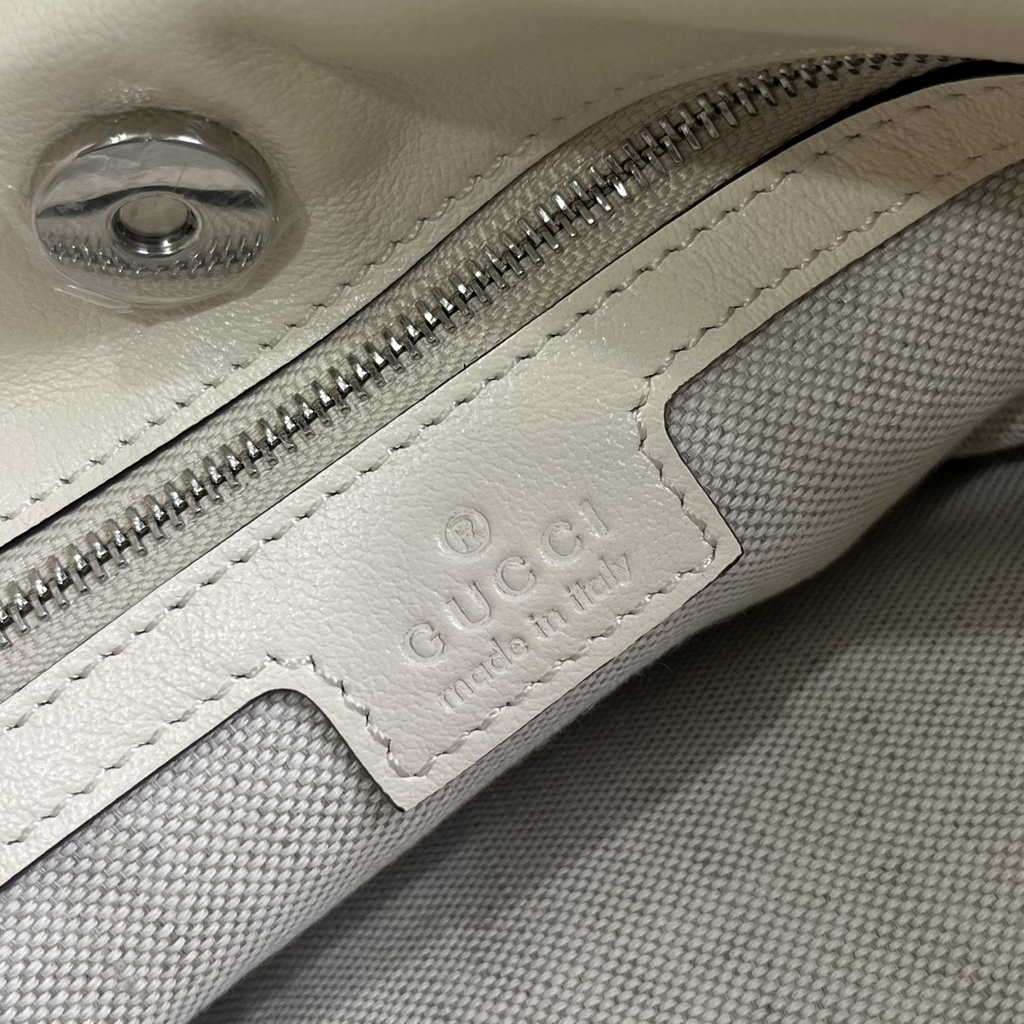Gucci Blondie small tote bag in Beige lamé leather 751518