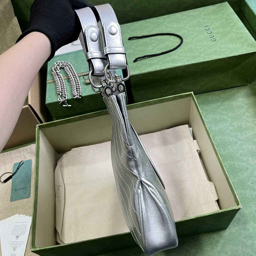 Gucci Blondie small tote bag in silver lamé leather 751518