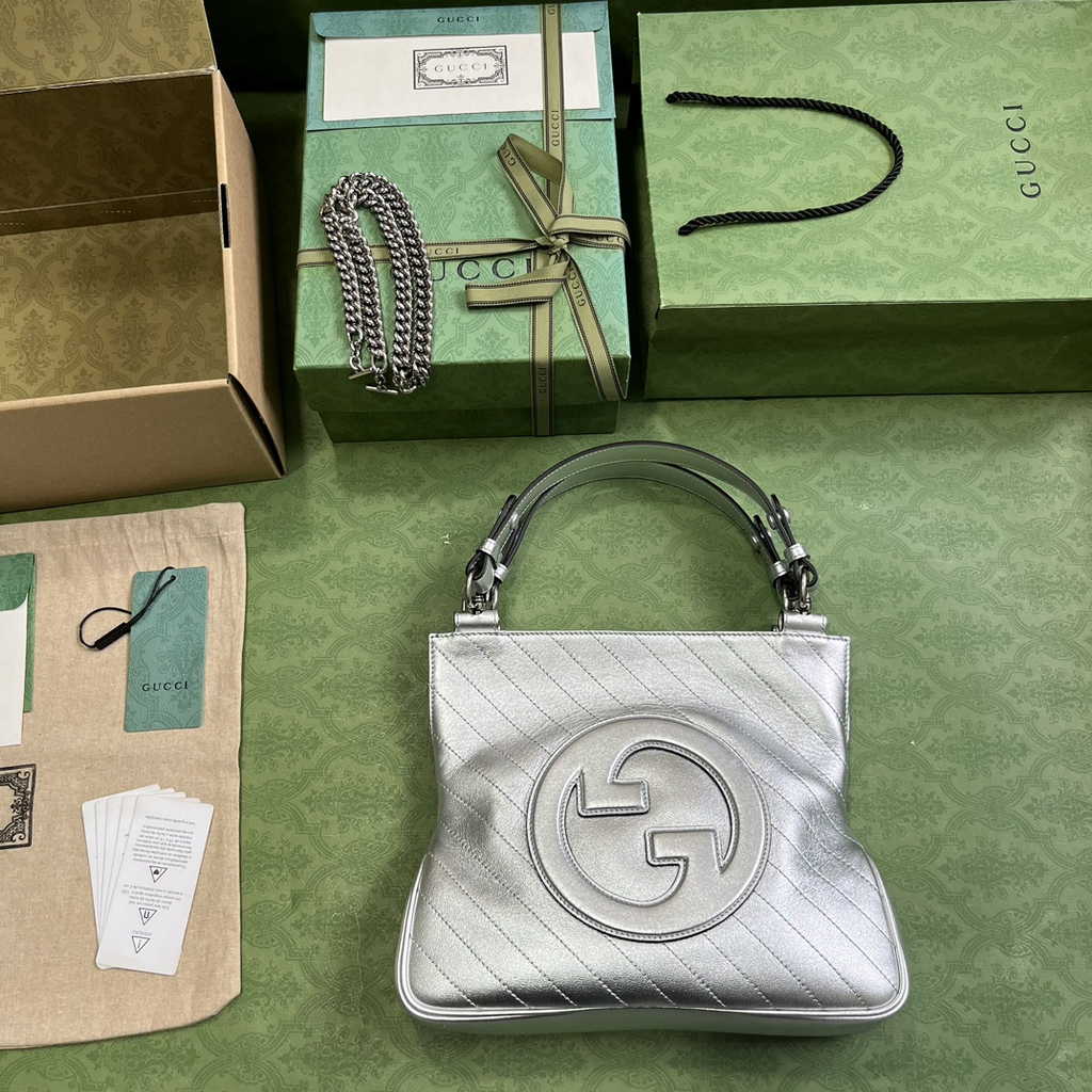 Gucci Blondie small tote bag in silver lamé leather 751518