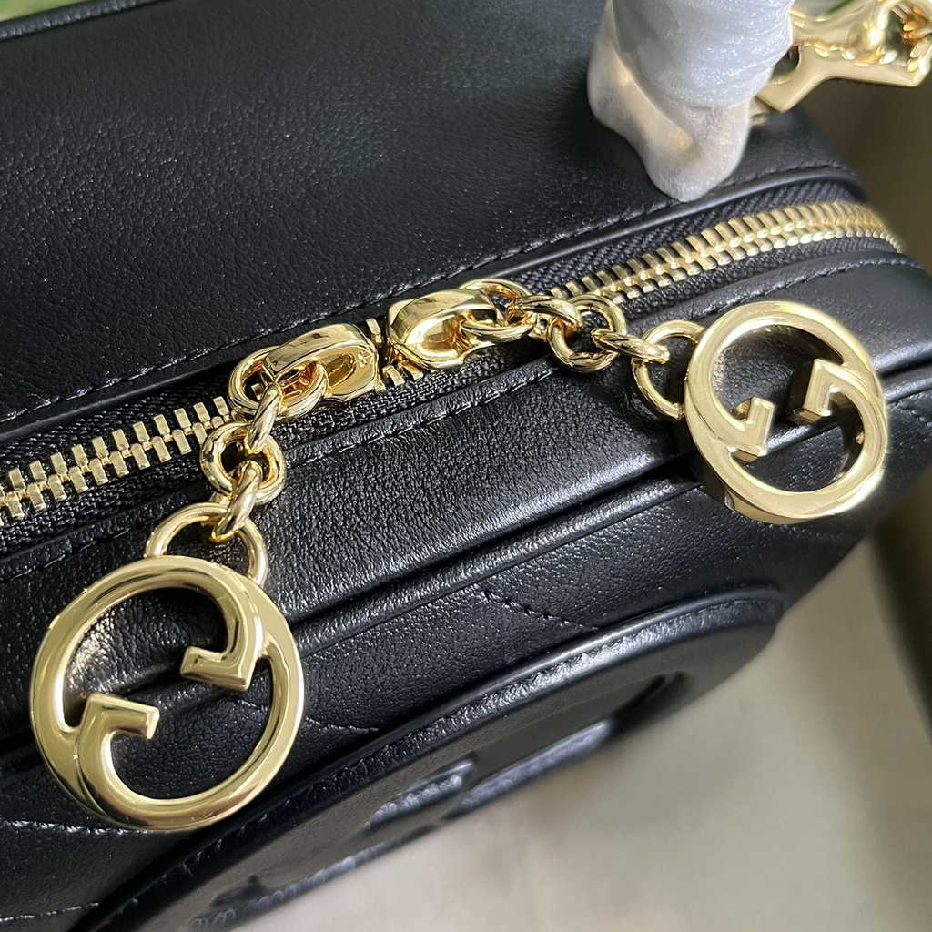Gucci Blondie top handle bag in black leather ‎744434
