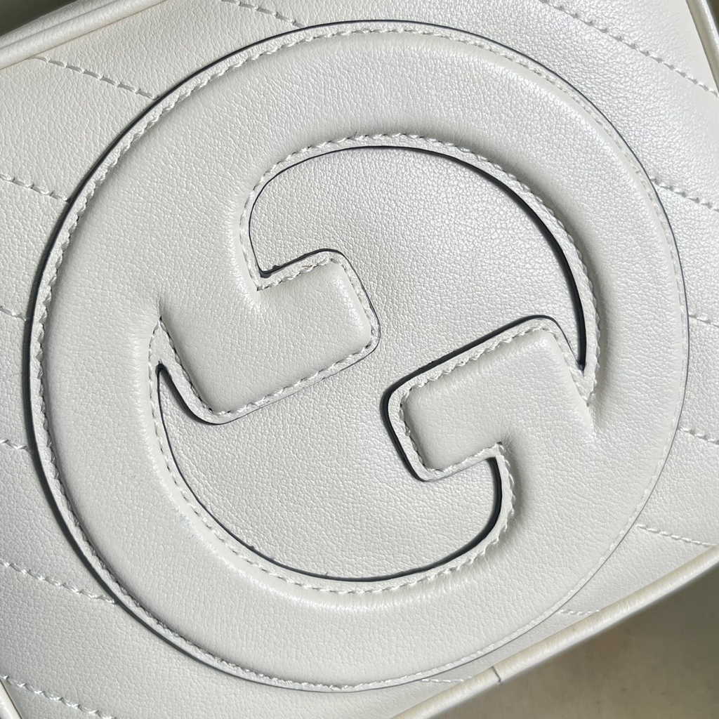 Gucci Blondie top handle bag in beige leather ‎744434