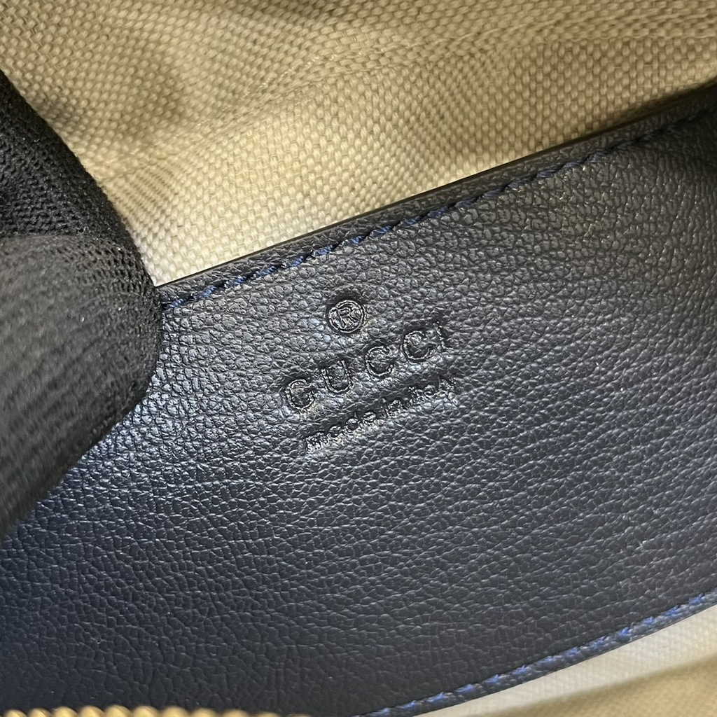 Gucci Blondie top handle bag in navy blue leather ‎744434
