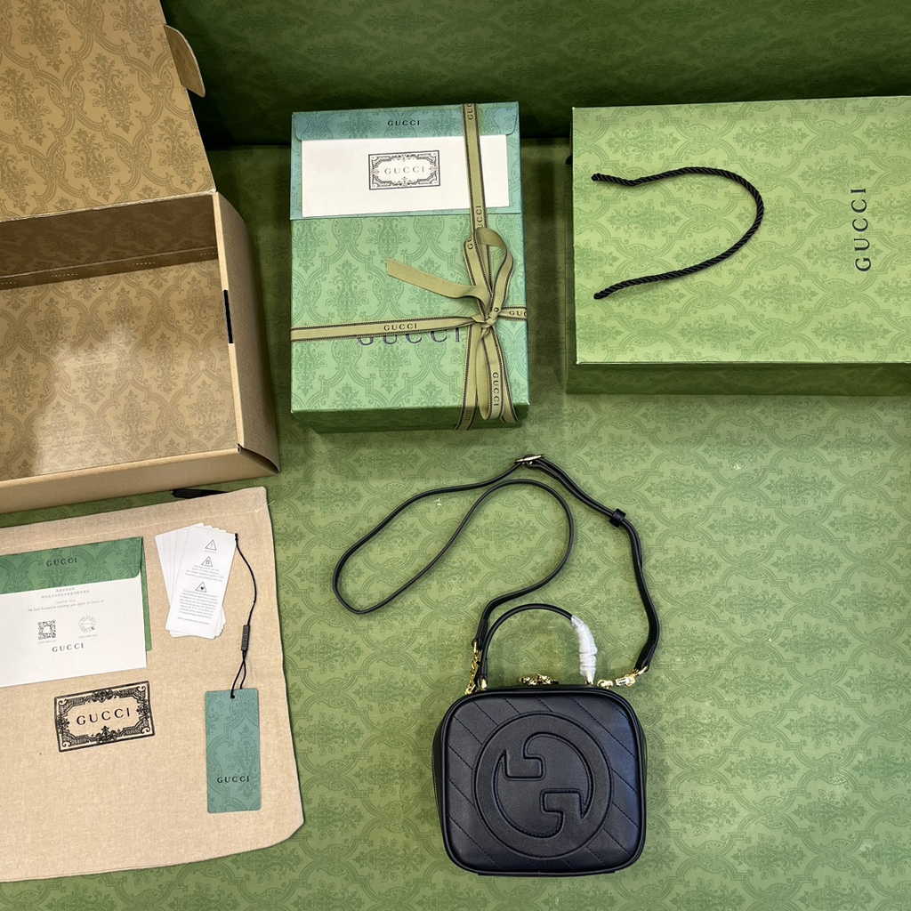 Gucci Blondie top handle bag in navy blue leather ‎744434