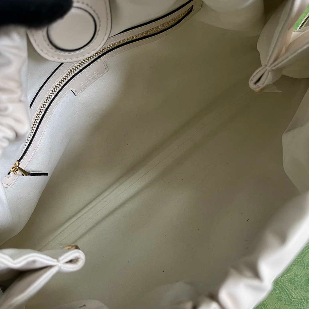 Gucci Deco medium tote bag in white leather 746210