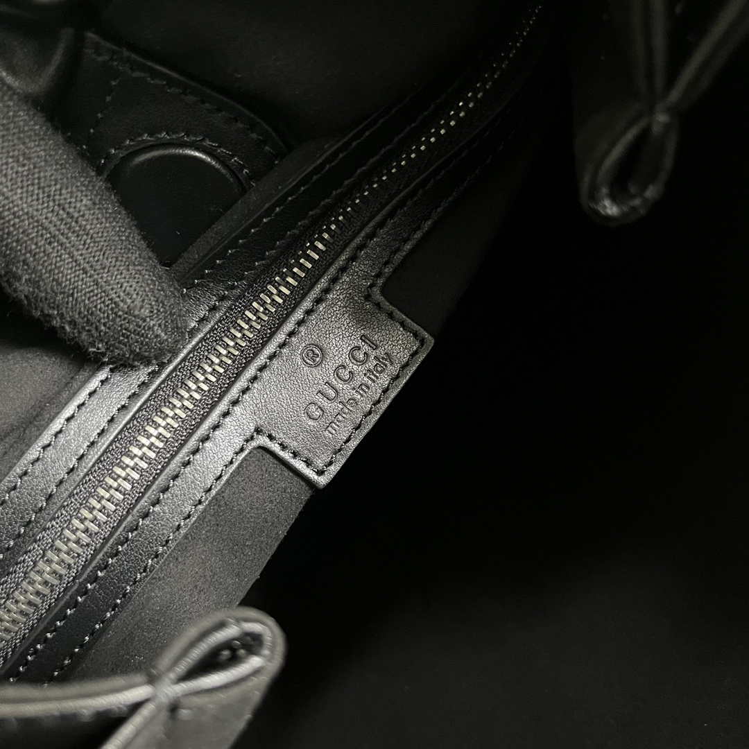 Gucci Deco medium tote bag in 746210 black leather