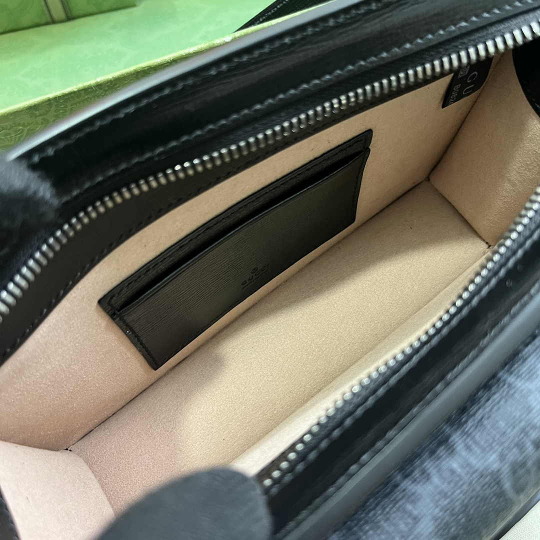 Gucci GG belt bag 746300 with Interlocking G in black Supreme