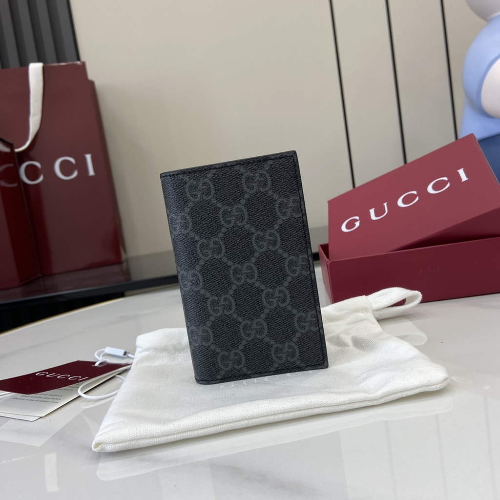 Gucci GG Emblem bi-fold card case, 821209 in black fabric
