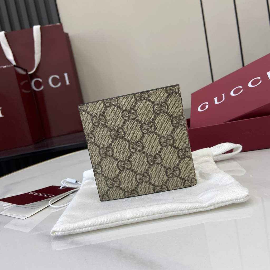 Gucci GG Emblem bi-fold wallet, 821206 in beige fabric
